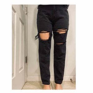 Washed distressed mom jean